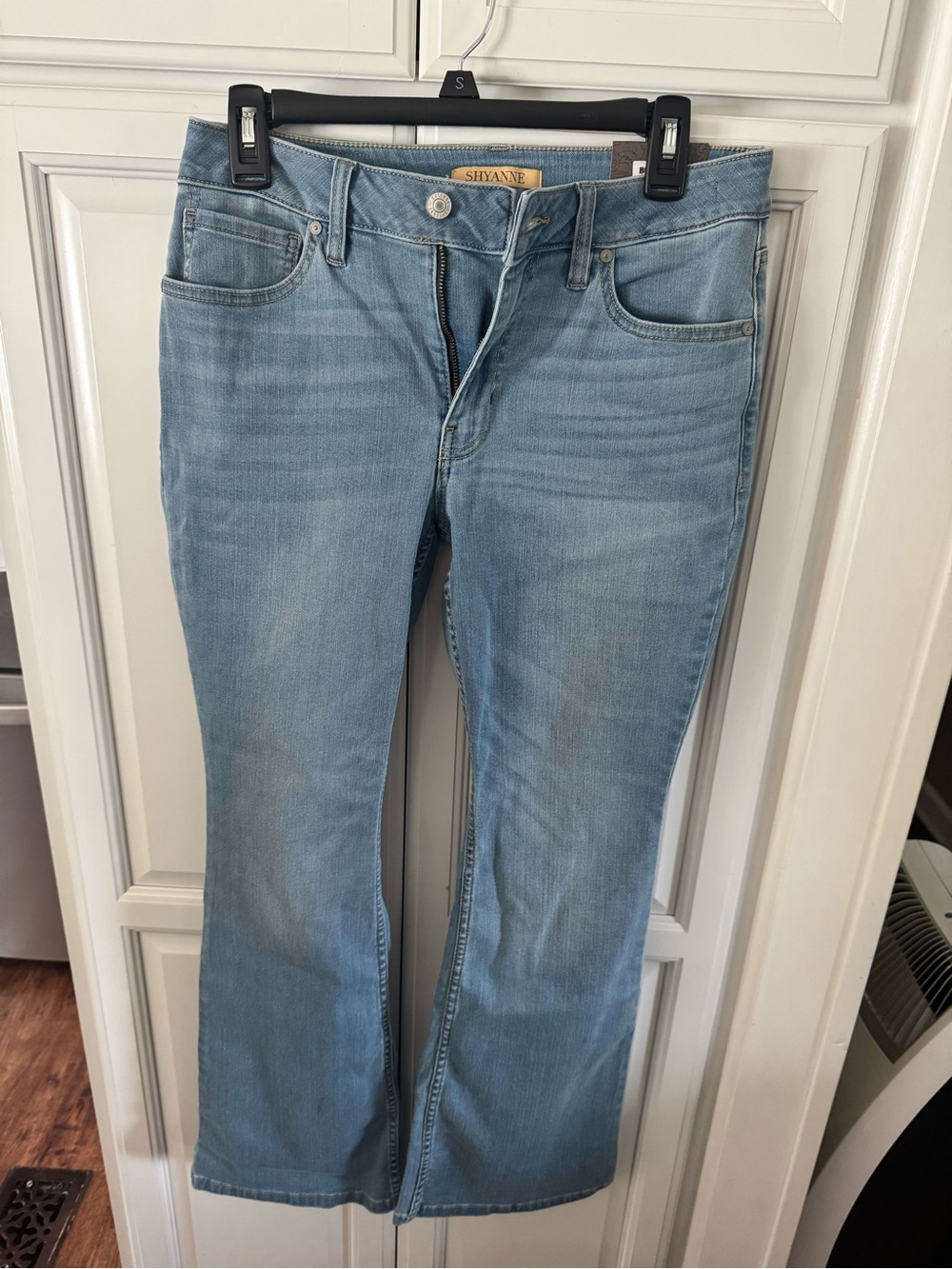 Aria Mid Rise Bootcut Jeans in Soft Faded Blue